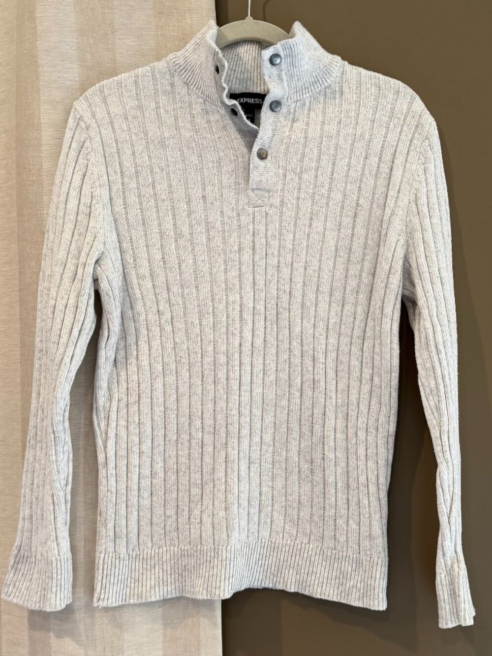 Express Men's Heather Gray Oatmeal Ribbed Knit 1/4 Button, Size Medium